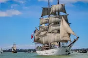 Arcachon : les voiliers historiques « Le Français » et « Phoenix » illuminent le Salon nautique