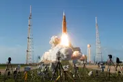 Artémis II : des images spectaculaires du décollage filmées depuis un avion de ligne