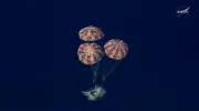Artémis II : les astronautes américano-canadiens amerrissent après leur périple lunaire historique