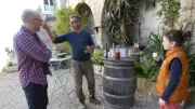 Au Mas des Pins, les clients attendent impatiemment les cerises de saison