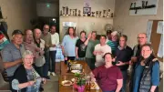 Belote au Pouget : convivialité et anniversaire au club bohémien