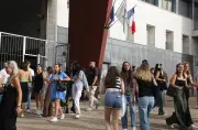Blocus au lycée Laure-Gatet contre les suppressions de postes d'enseignants