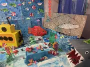 Bordeaux : Une déambulation artistique insolite envahit les écoles des Chartrons