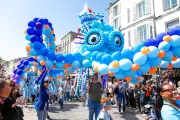 Carnaval de La Rochelle : des centaines d'enfants défilent sur le thème marin