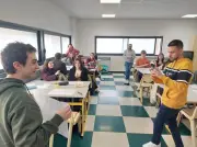 Échange Erasmus + : Des lycéens explorent la mémoire des réfugiés espagnols avec l'auteur Alfonso Zapico