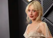 Coachella : Sabrina Carpenter accusée d'islamophobie après une blague sur un cri traditionnel