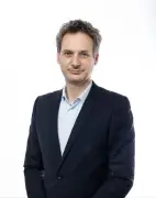 Commission audiovisuel public : un rapport polémique adopté dans la tension