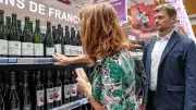 Contrôle inopiné des vins au Leclerc de Saint-Aunès pour lutter contre les fraudes