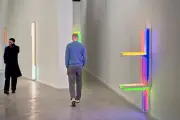 Dan Flavin : l'art minimaliste lumineux à la Fondation Venet