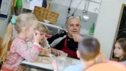 Dans ce village cévenol, un chef étoilé transforme la cantine scolaire