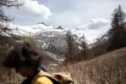 Dans la vallée du Champsaur avec la réalisatrice de La Panthère des neiges
