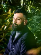 Dernière Année au Pays Natal de Pedro Kadivar : La Mémoire en Spirale