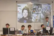 Des élèves échangent avec l'astronaute Sophie Adenot depuis l'ISS via une liaison radio étudiante