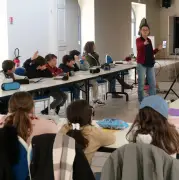 Des élèves de Saint-Pierre-d’Oléron créent une exposition collective mêlant photo et peinture