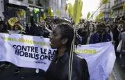 Discrimination raciale au travail : un traumatisme encore tabou en France