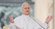 Donald Trump promis au Paradis par un prédicateur, le Pape condamne les prières pour la guerre