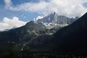 Drame en Haute-Savoie : un alpiniste de 32 ans décède après une chute dans le couloir Whymper