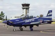 Exercice militaire aérien à Périgueux avec un Pilatus PC21