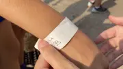 Feria de Béziers : des bracelets pour retrouver les enfants perdus
