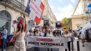 Feria de Béziers : les anti-corrida manifestent et défient Robert Ménard
