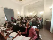 Floirac : Le maire défend la disposition en classe du conseil municipal face aux élus d'opposition