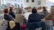 France De Bresse partage ses secrets d'écriture lors d'une rencontre littéraire à Sauvian