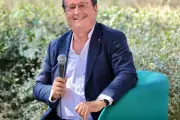 François Hollande accélère sa préparation pour la présidentielle 2027