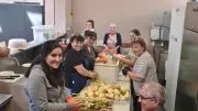 Frontignan : 300 personnes célèbrent la Révolution des Œillets