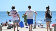 Glacière contre terrasse : le pique-nique fait fuir les clients des restos à Palavas
