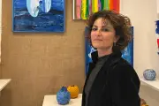 Guyla expose à Saint-Raphaël : une peinture de lumière et de présences humaines