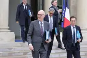 Hausse des prix du carburant : le gouvernement esquisse des pistes sous pression