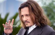 Johnny Depp de retour dans Ebenezer : Ian McKellen loue sa forme et son charme