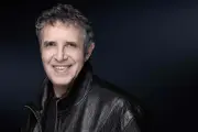 Julien Clerc en tournée marathon dans le Sud-Ouest : émotion et nouveaux titres