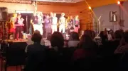 La chorale Cric Crac enflamme le Parc Abonnés avec un spectacle clownesque mémorable