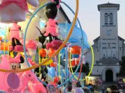 La commune célèbre les 100 jours avant ses fêtes locales avec un repas et un concours d'affiches