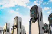 La France vise 2 voitures neuves sur 3 électriques d'ici 2030 : un défi industriel et social