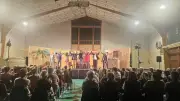 La pièce 'Espèces menacées' triomphe à Saint-Laurent-d'Olt devant une salle comble