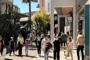 L'Avenue 83 fête ses 10 ans : un centre commercial à ciel ouvert en pleine célébration à Toulon