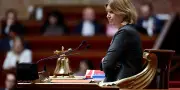 Le camp présidentiel divisé après l'abandon de la réforme du 1er mai