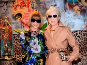 Le marketing miroir de Prada et Vogue, face à la tendresse discrète des stars