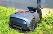 Le Mova 600 : un robot tondeuse révolutionnaire sans câble et simple d'installation