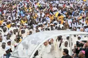 Le pape Léon XIV célèbre une messe géante en Angola, dénonçant les inégalités sociales