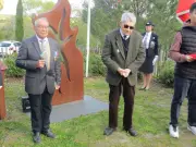 Le père Maurice Robineau reçoit la médaille du Djebel pour son parcours militaire exceptionnel