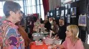 Le salon du livre de poche de Saint-Chély-d'Apcher attire 1 200 visiteurs