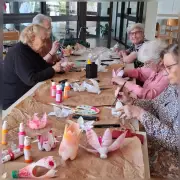 Les aînés de Sainte-Foy-la-Grande préparent Faites le printemps avec créativité