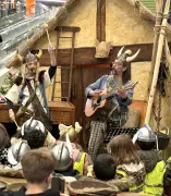 Les Gaulois investissent un centre Leclerc près de Bordeaux avec une exposition immersive