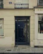 Les hommes de la rue du Bac rompent le silence après le choc