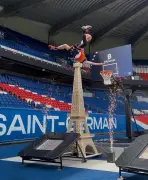 Les Olympiades d'Emmavie à Villeneuve : Prévention Routière et Spectacle des Barjots Dunkers