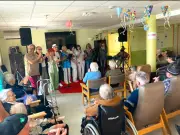 Les Papillon Volent illuminent l'Ehpad Capuran avec un cabaret solidaire