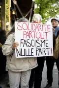 L'IA menace la démocratie par le déclassement des jeunes diplômés, pas seulement par les fake news